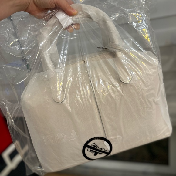 NWT! NEW!  KORS Michael Kors Hyde Large Pebbled Leather Satchel -Cream White - Picture 7 of 15